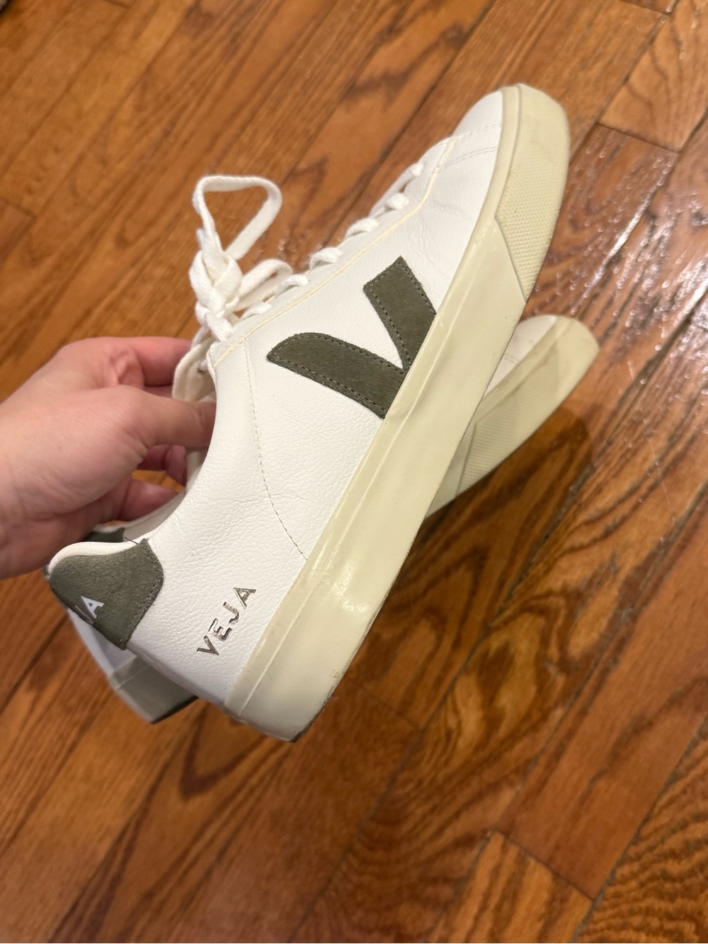 Men’s Veja Tennis Shoes / Sneakers - Picture 8 of 10